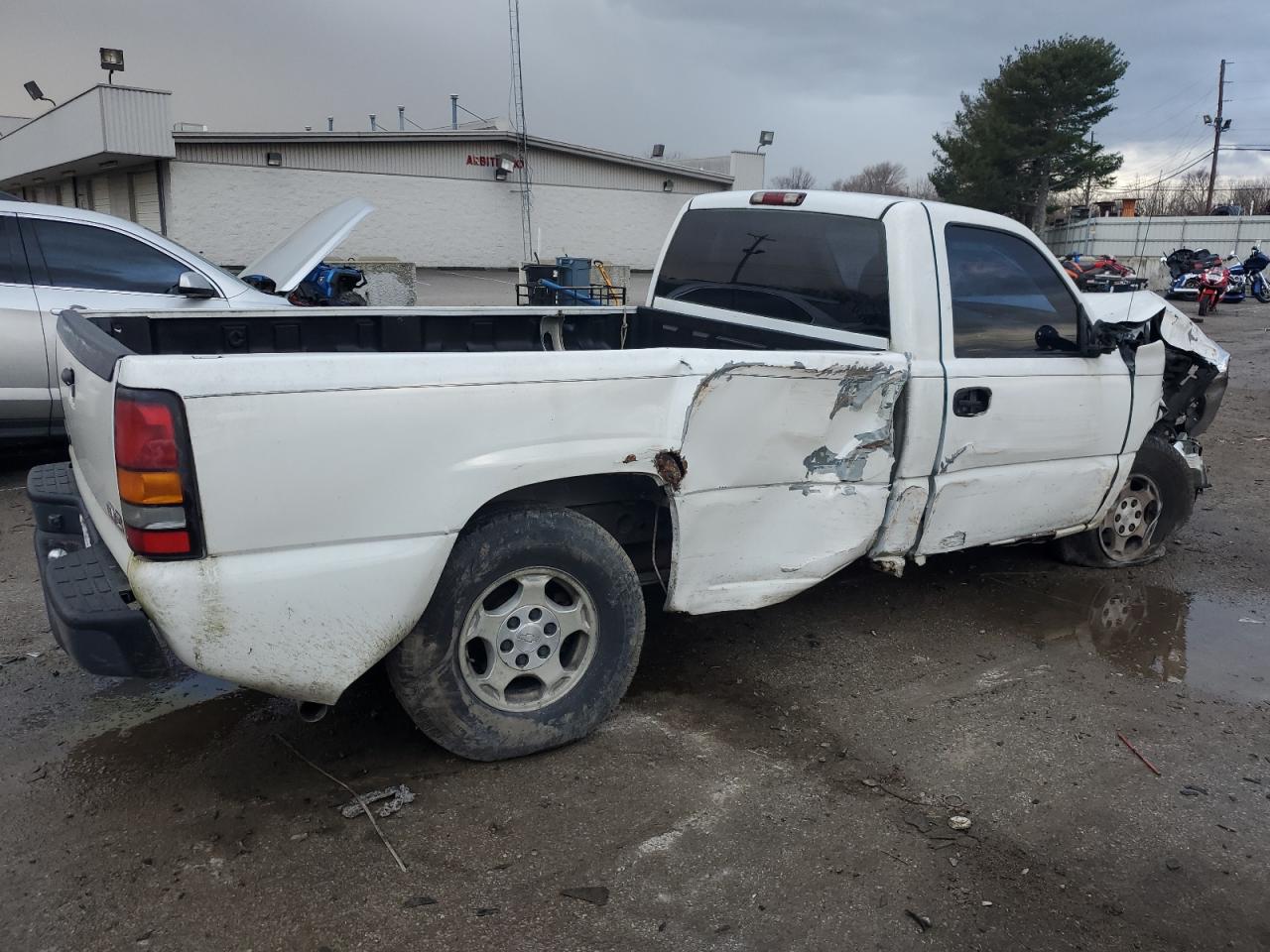 2004 GMC Sierra - Image 3
