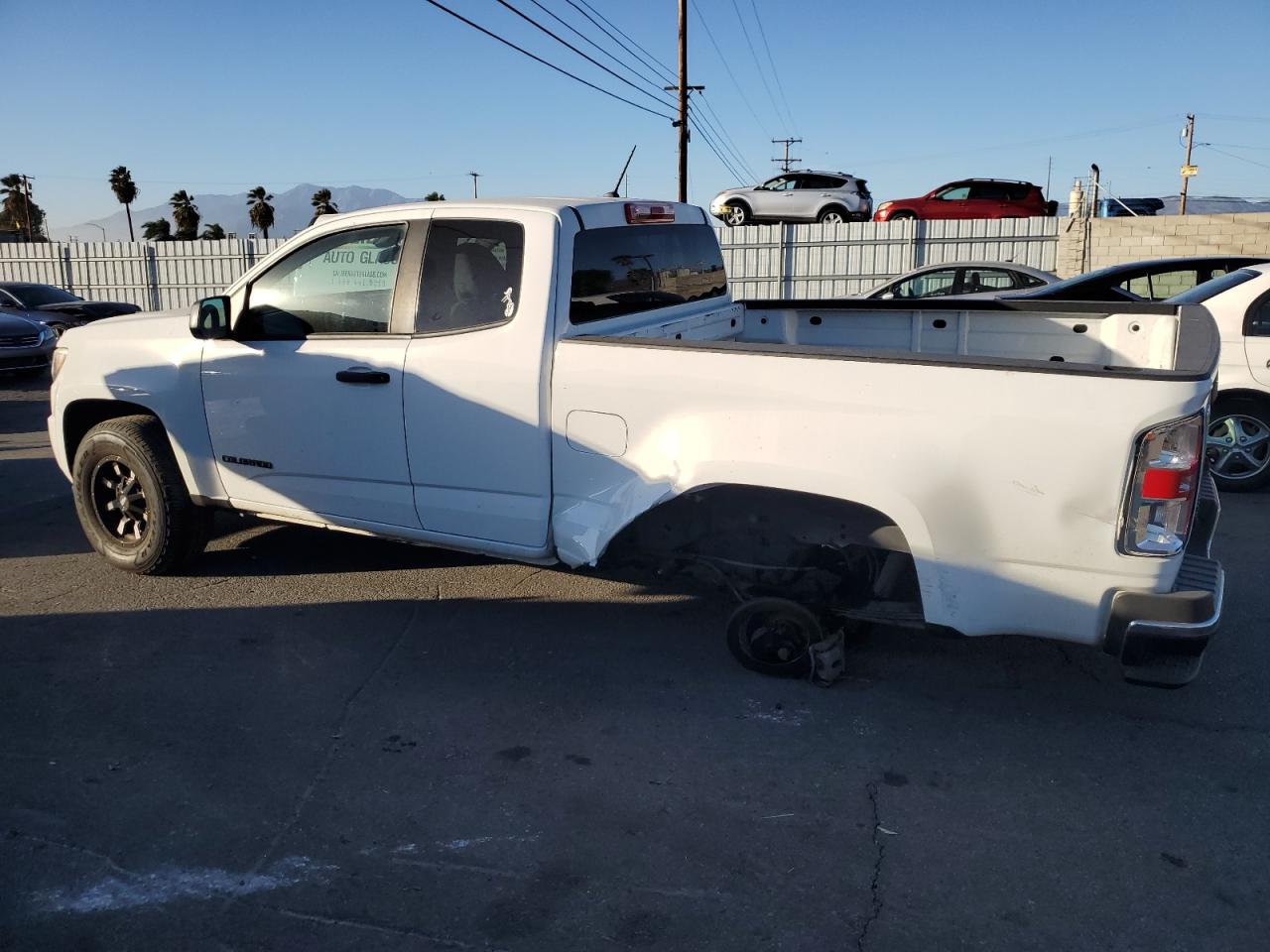 VIN 1GCHSBEA2J1186713 2018 CHEVROLET COLORADO no.2