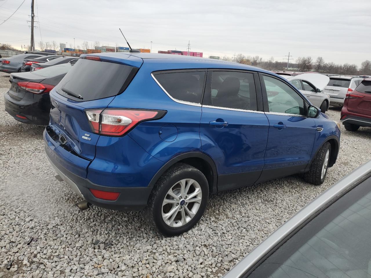 VIN 1FMCU9GD9HUC62601 2017 FORD ESCAPE no.3