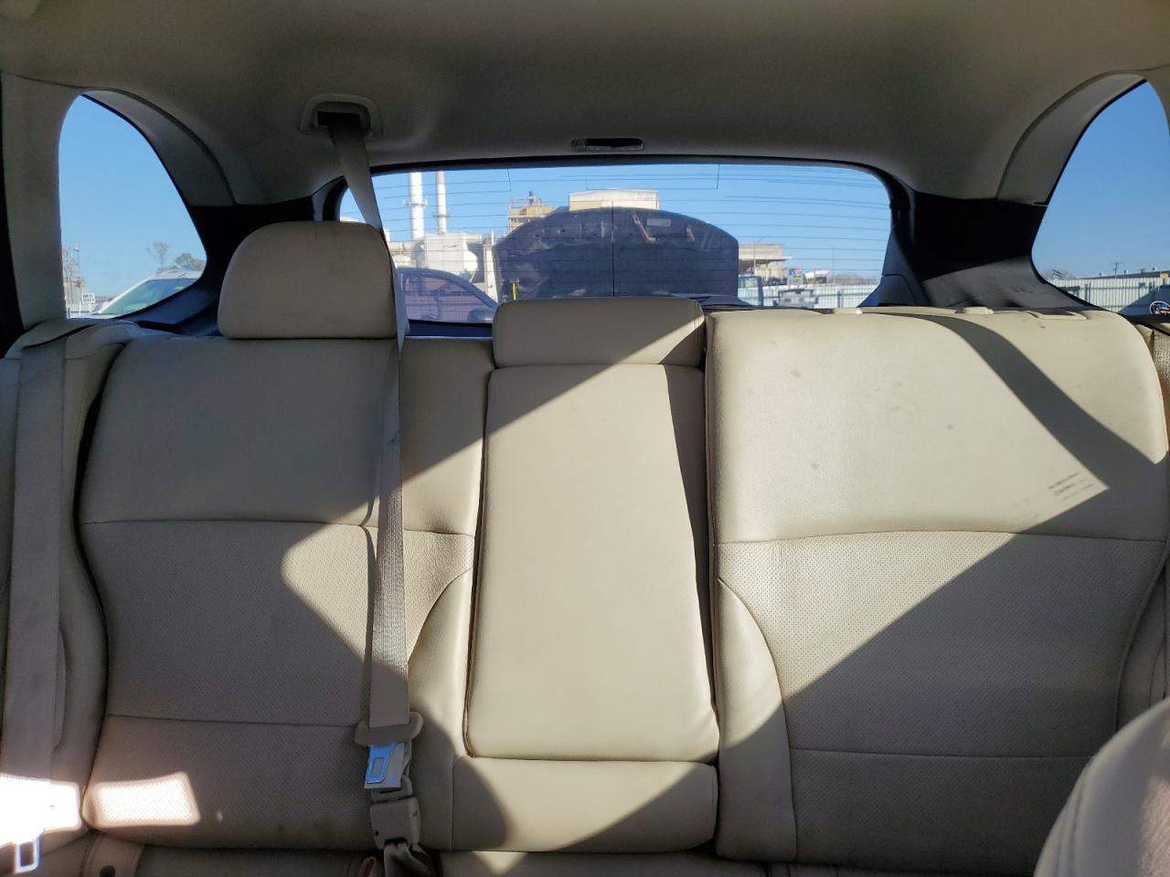 2015 Subaru Outback - Image 10
