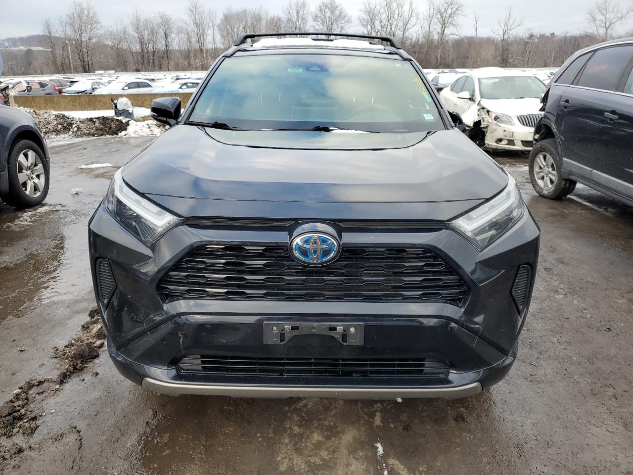 2022 Toyota RAV 4 - Image 5