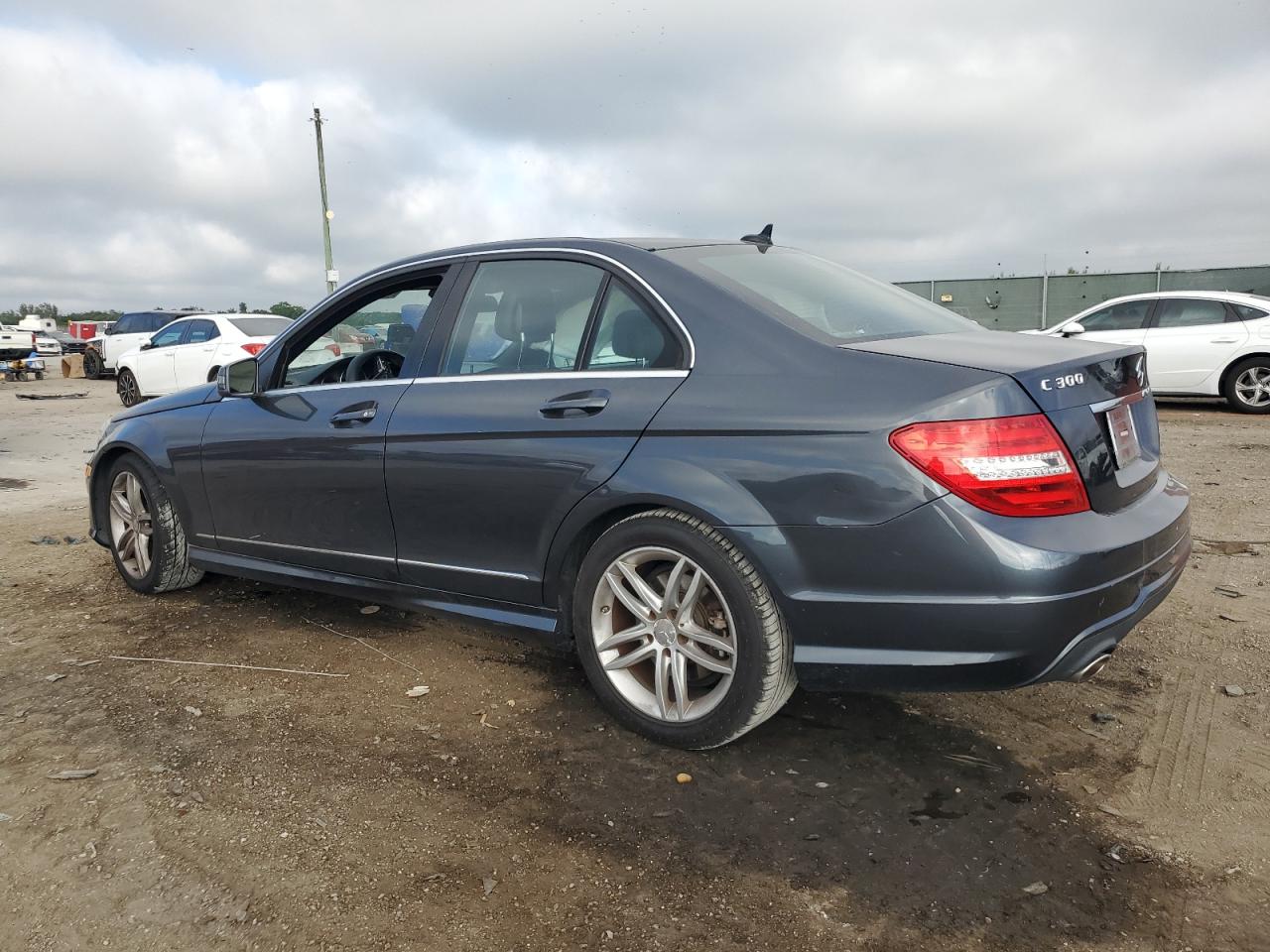 VIN WDDGF8AB4DR293176 2013 MERCEDES-BENZ C-CLASS no.2