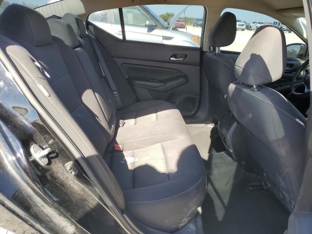 2021 Nissan Altima - Image 10