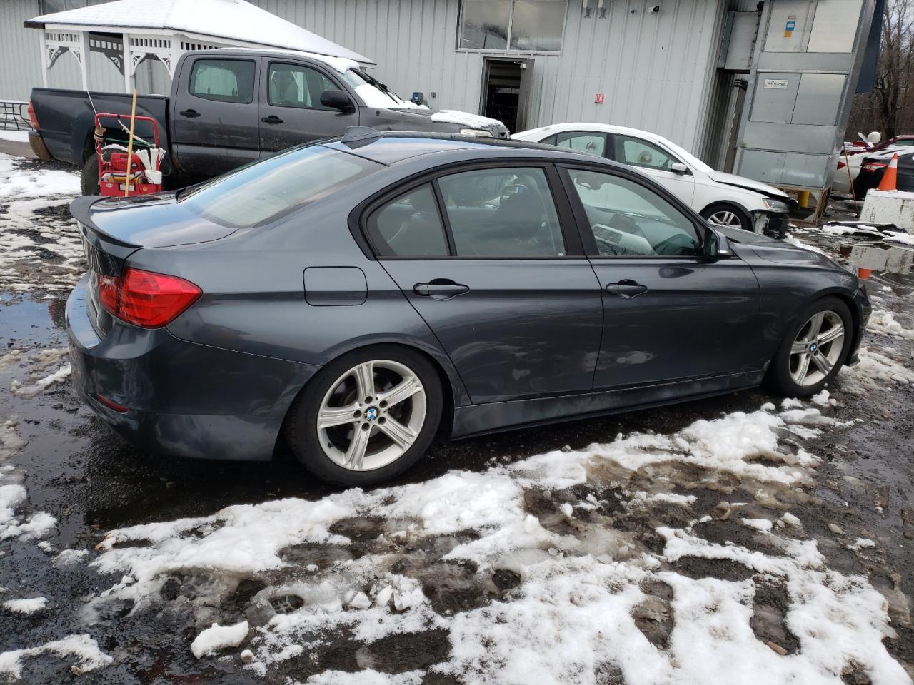 VIN WBA3B5G56DNP40437 2013 BMW 3 SERIES no.3