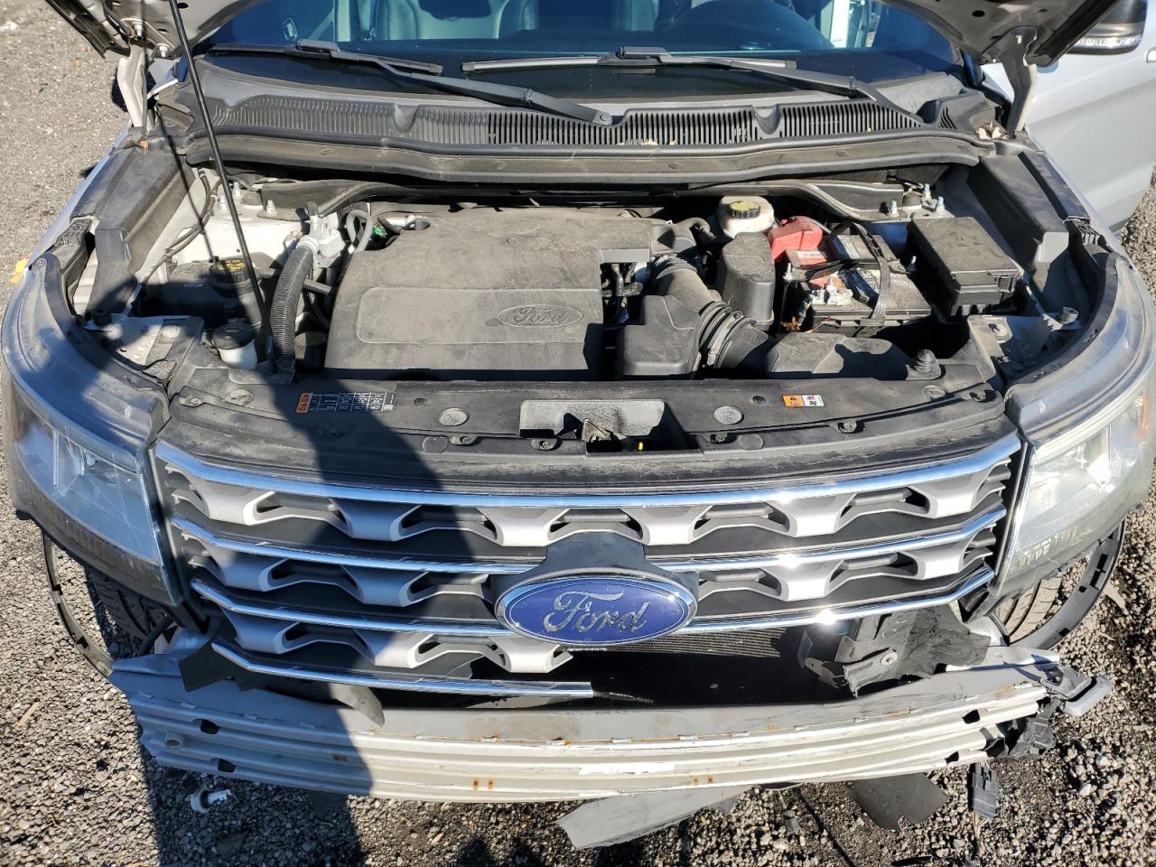 2016 Ford Explorer - Image 13