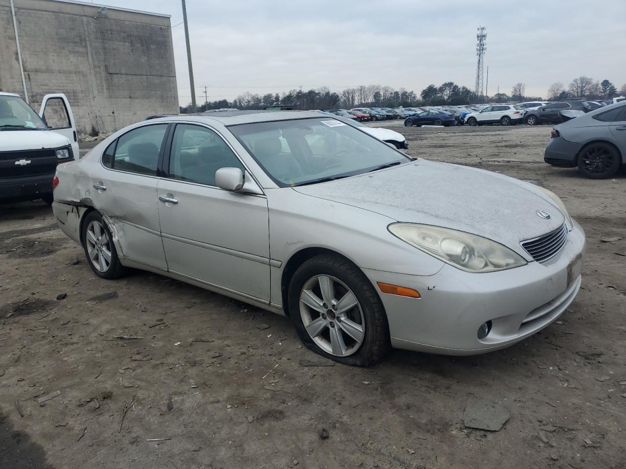2005 Lexus ES - Image 4