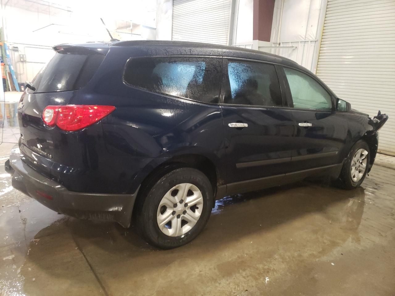 2010 Chevrolet Traverse - Image 3