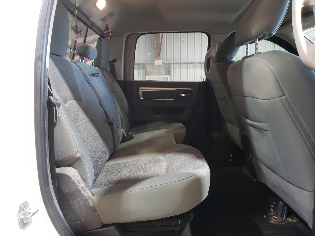 2015 RAM 1500 - Image 10