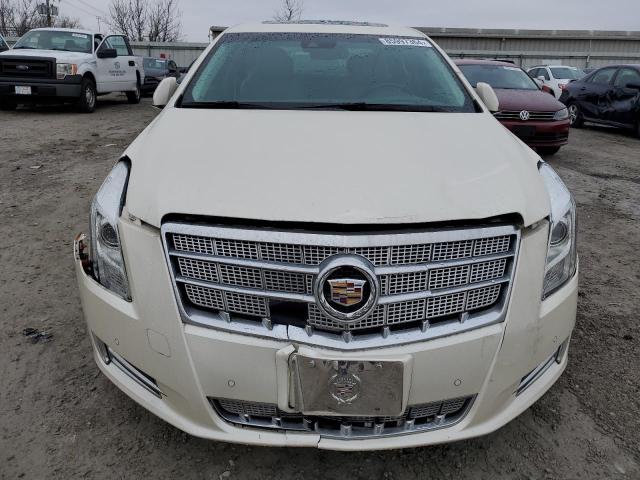  CADILLAC XTS 2013 Белы