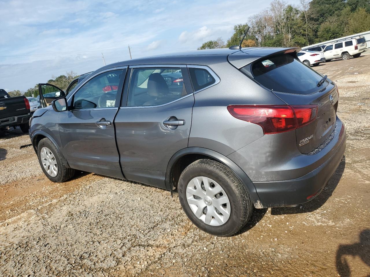 JN1BJ1CP3KW212172 2019 NISSAN ROGUE - Image 2