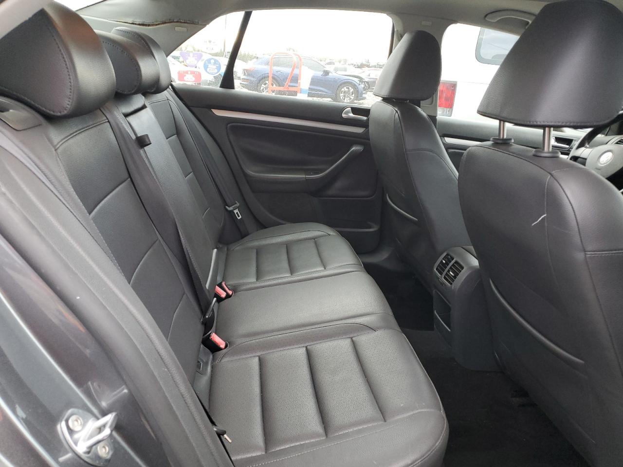2009 Volkswagen Jetta - Image 10