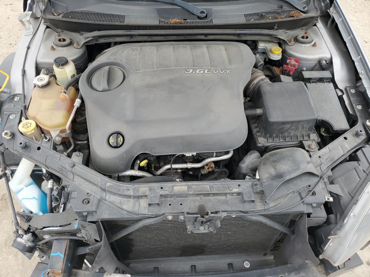 2013 Chrysler 200 - Image 11