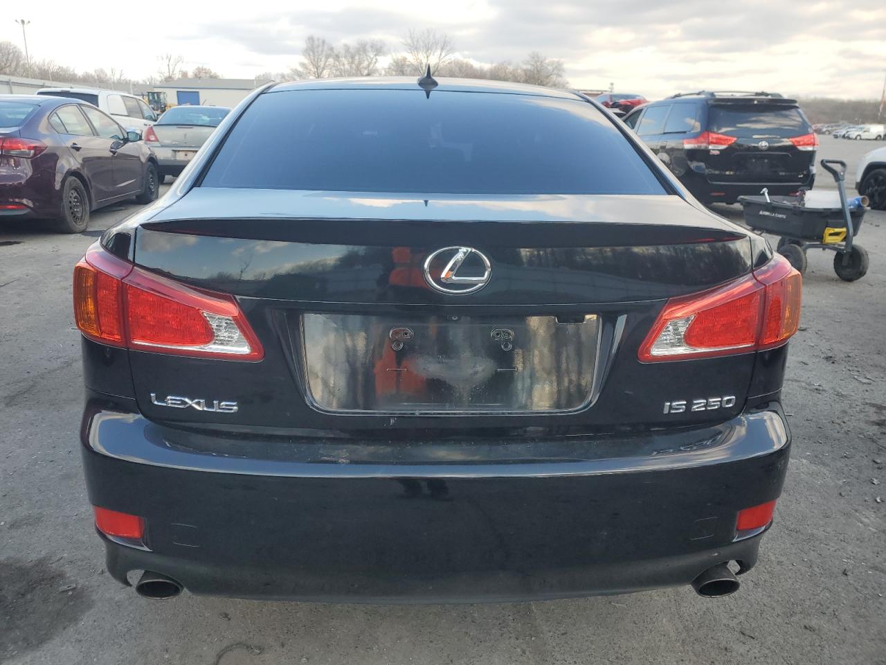 2010 Lexus IS - Image 6