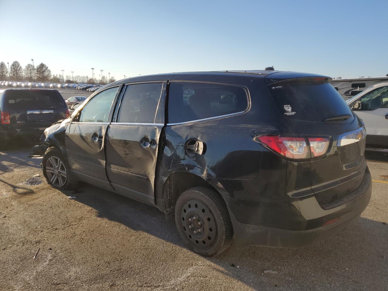 VIN 1GNKRHKD5FJ237445 2015 CHEVROLET TRAVERSE no.2