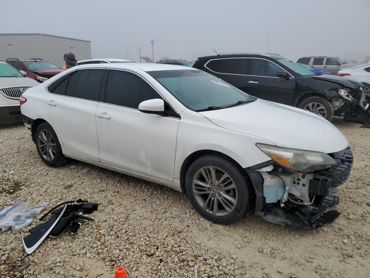 VIN 4T1BF1FK0FU913215 2015 TOYOTA CAMRY no.4