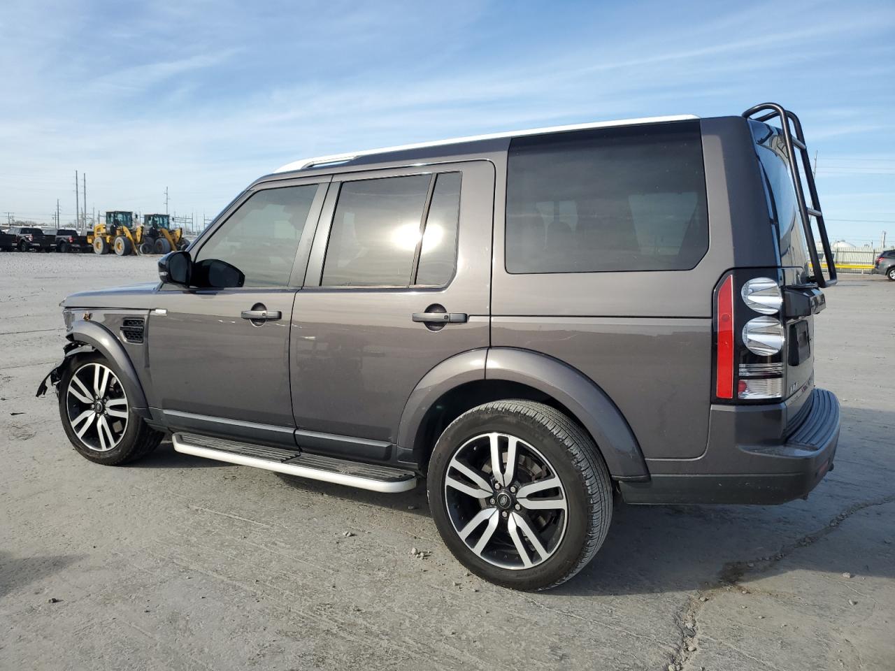 2016 Land Rover LR4 - Image 2