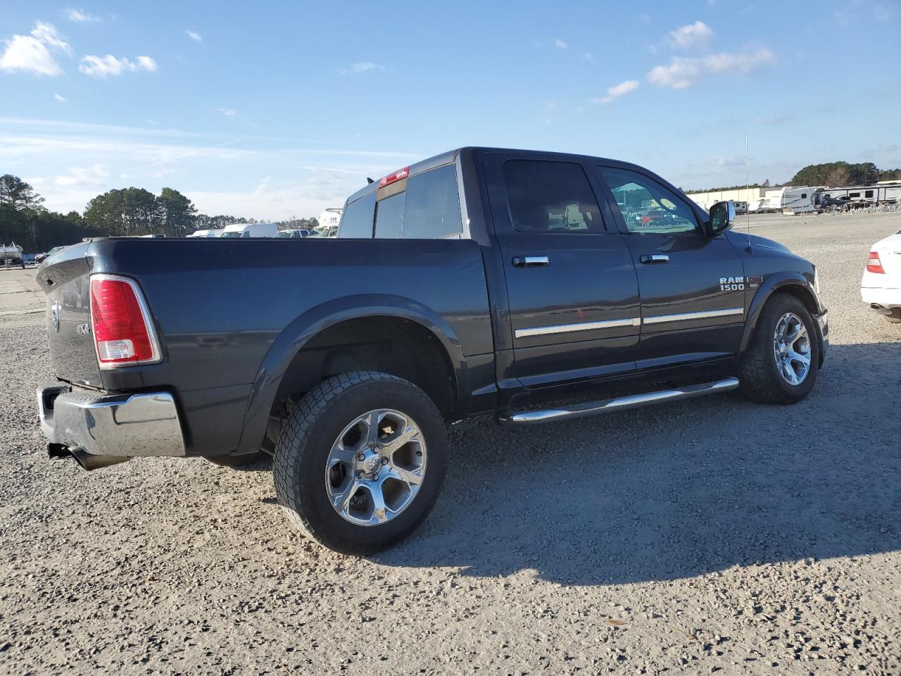 2016 RAM 1500 - Image 3