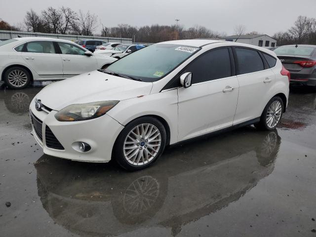 Hatchbacks FORD FOCUS 2014 White