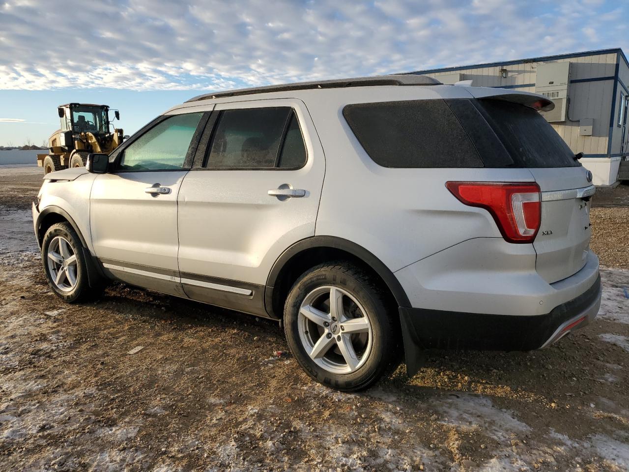 2017 Ford Explorer - Image 2
