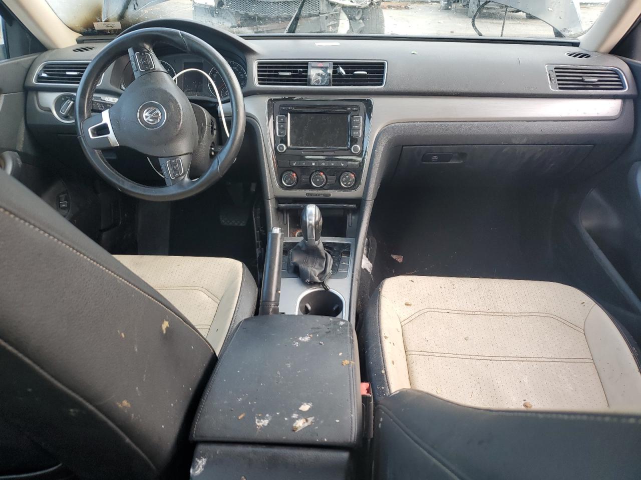 2014 Volkswagen Passat - Image 8