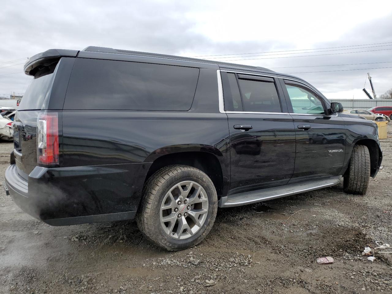 2015 GMC Yukon - Image 3