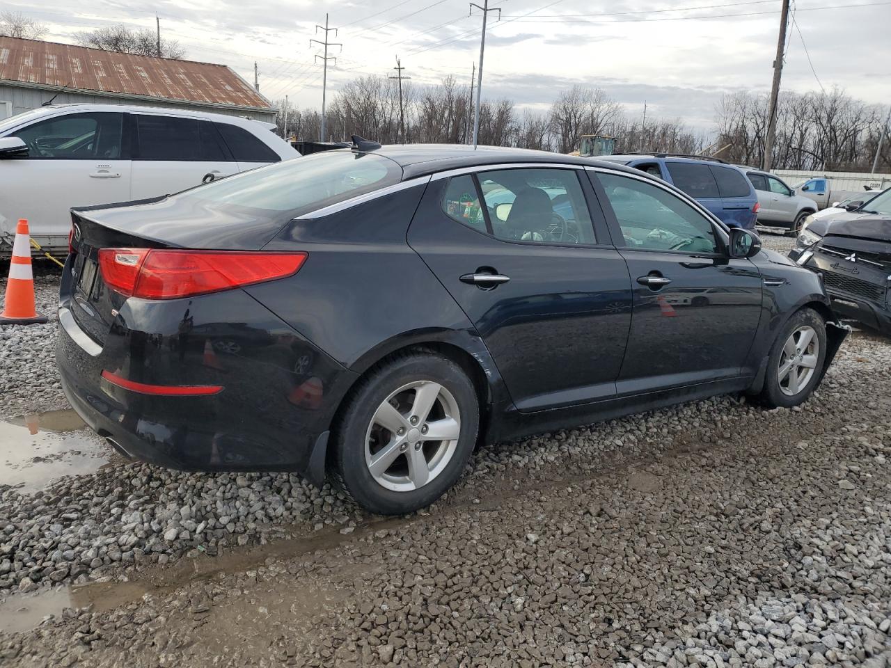 VIN 5XXGM4A74FG473624 2015 KIA OPTIMA no.3