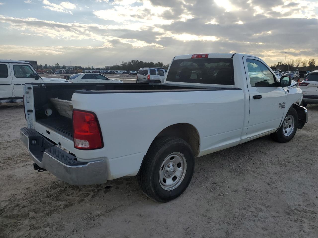 VIN 3C6JR6DG2NG412645 2022 RAM 1500 no.3