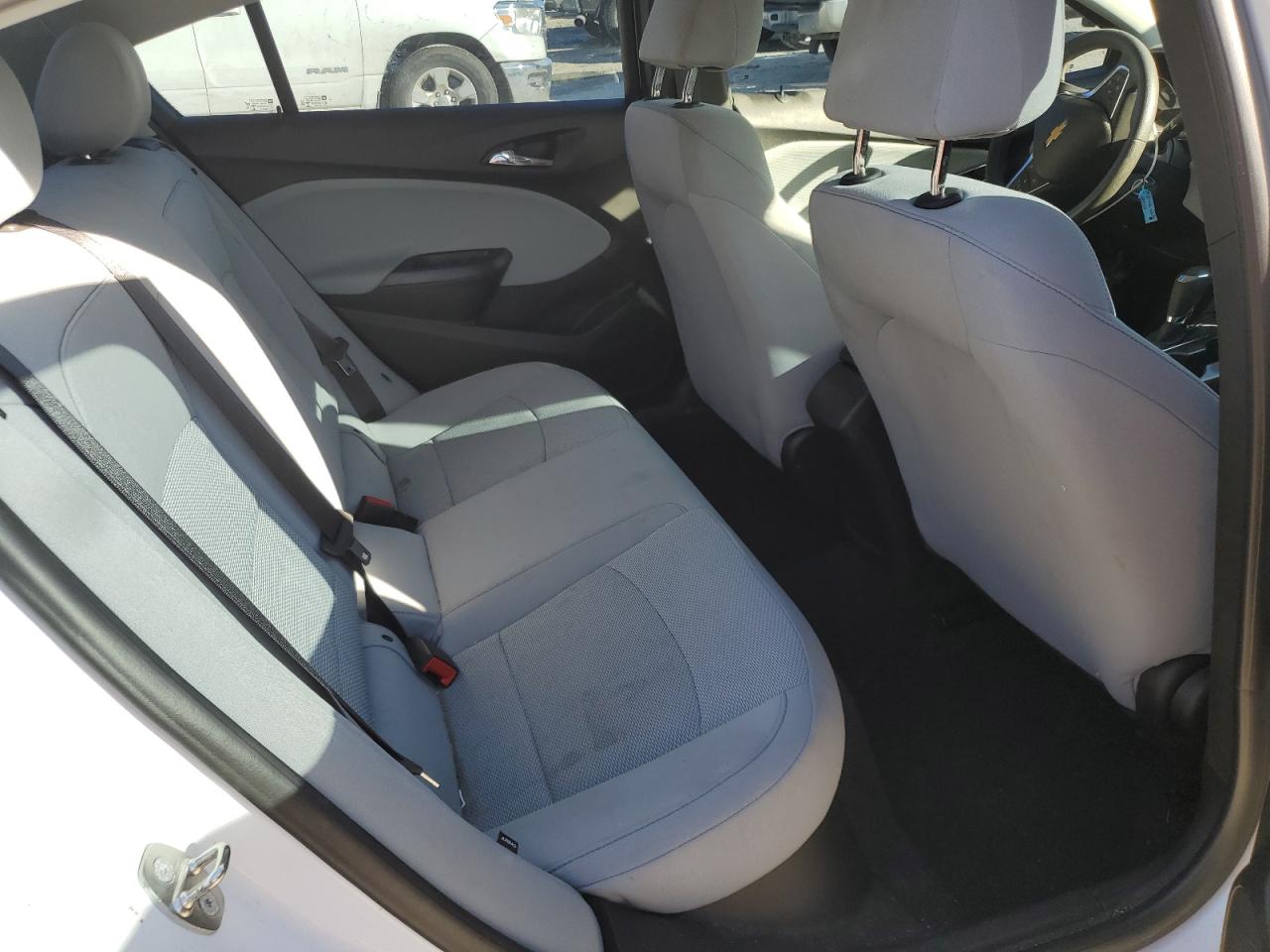 2019 Chevrolet Cruze - Image 10