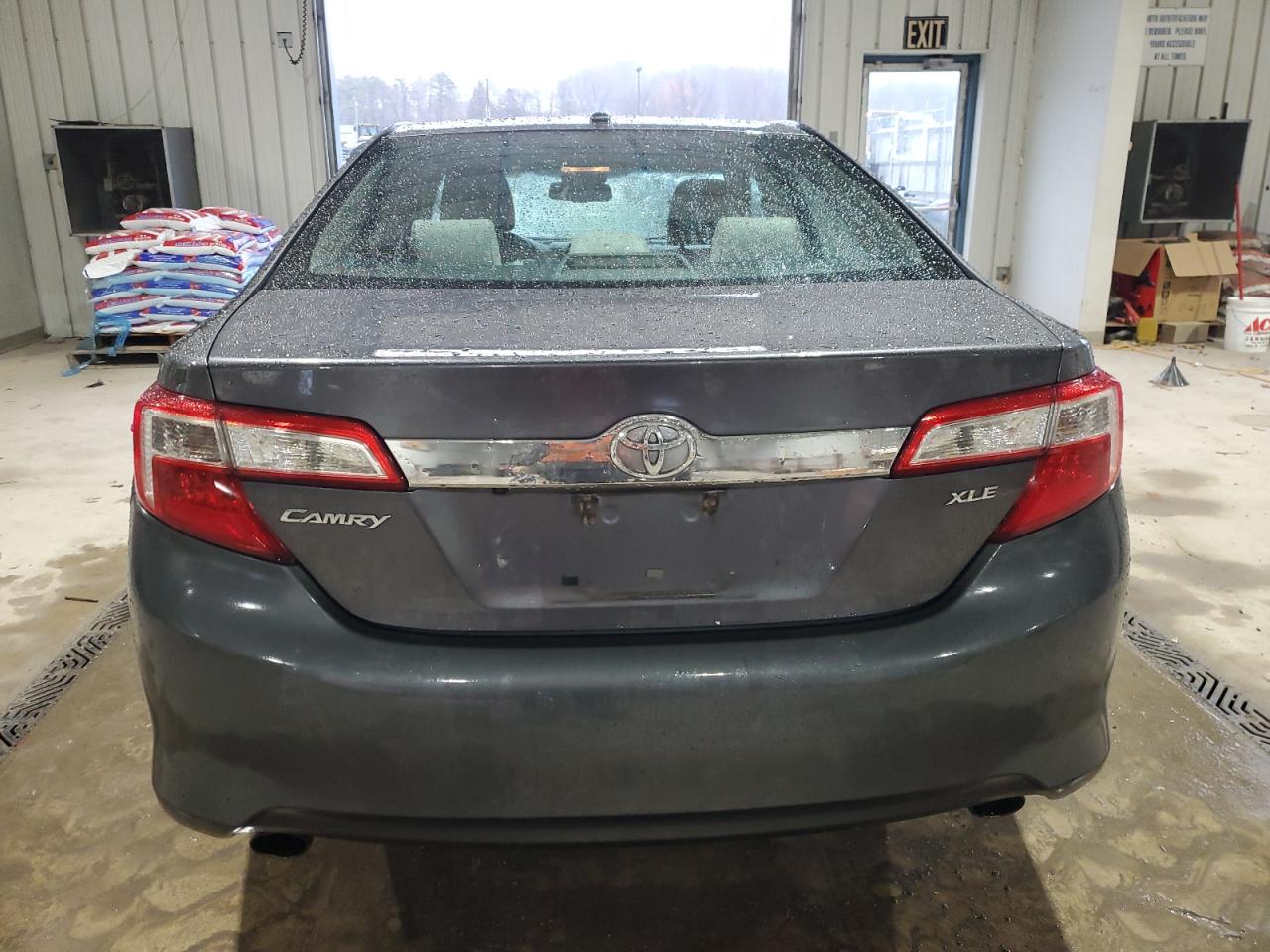 2014 Toyota Camry - Image 6