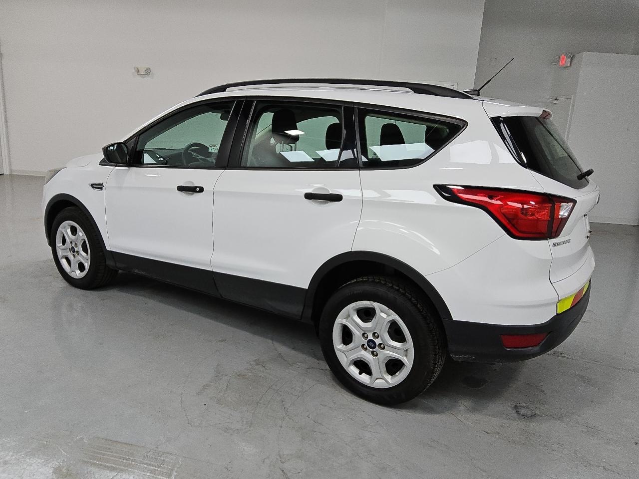 2019 Ford Escape - Image 2