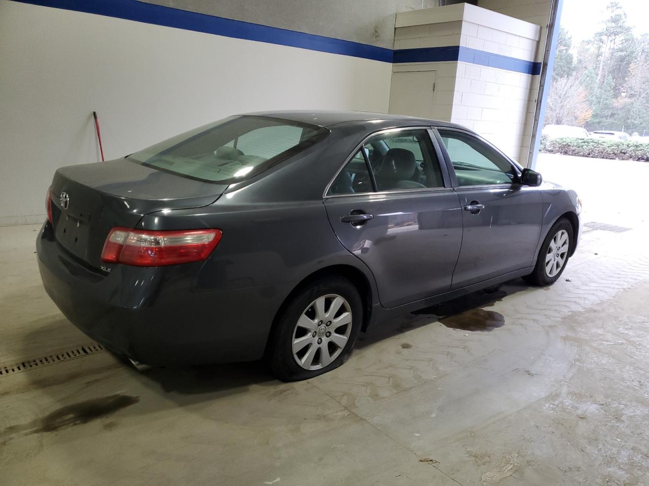 2009 Toyota Camry - Image 3