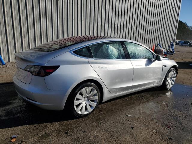  TESLA MODEL 3 2018 Сріблястий