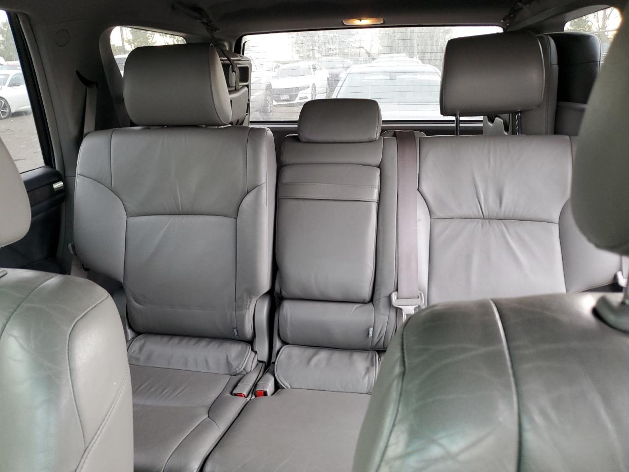 2004 Toyota 4Runner - Image 10