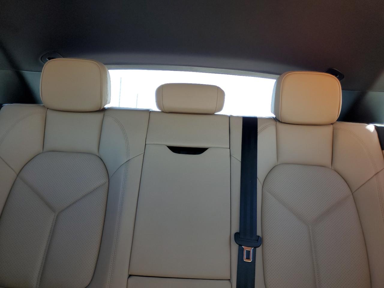 2020 Porsche Macan - Image 10