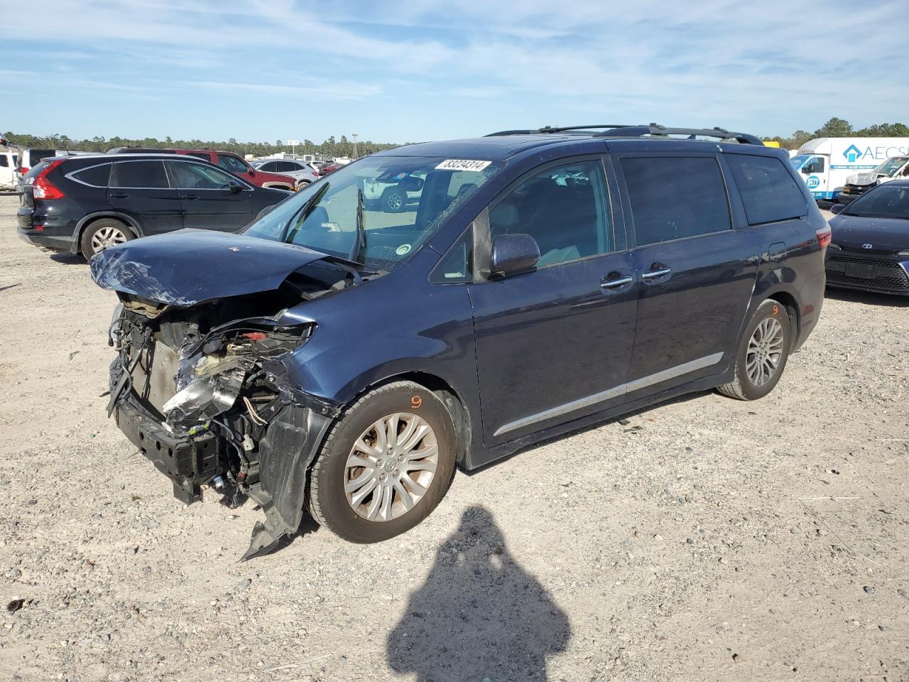 2019 Toyota Sienna - Image 1