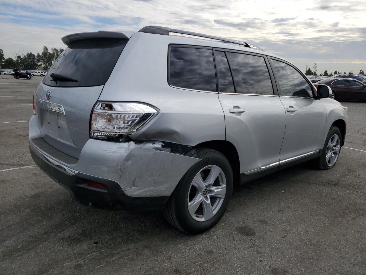 VIN 5TDZK3EH5DS110787 2013 TOYOTA HIGHLANDER no.3