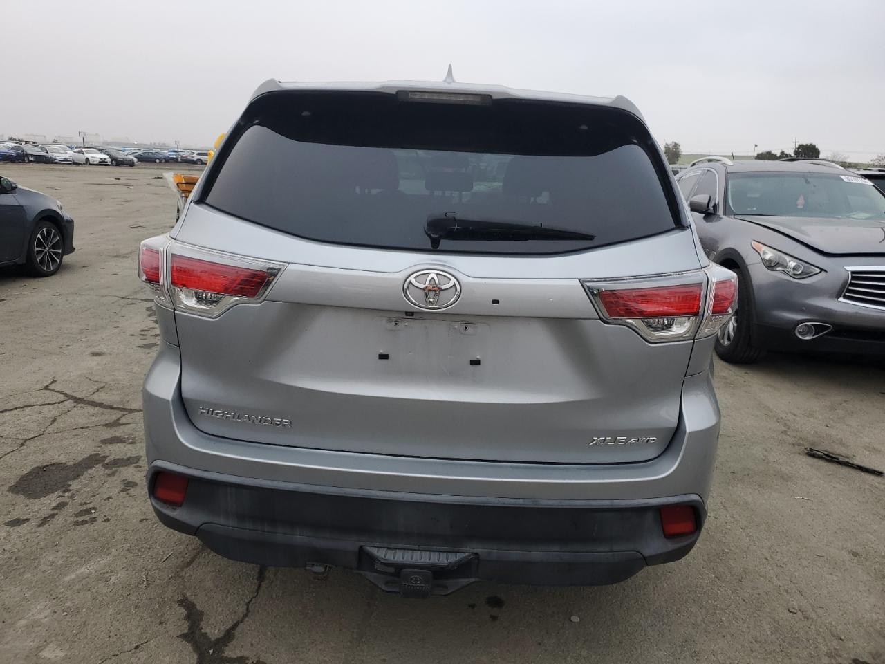 VIN 5TDJKRFH4GS285759 2016 TOYOTA HIGHLANDER no.6