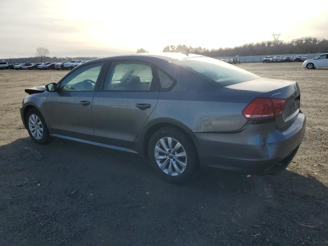 VIN 1VWAT7A30FC073483 2015 VOLKSWAGEN PASSAT no.2