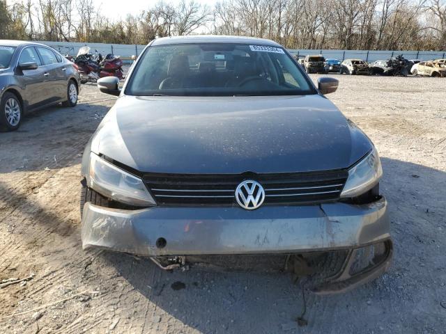 Sedans VOLKSWAGEN JETTA 2014 Szary