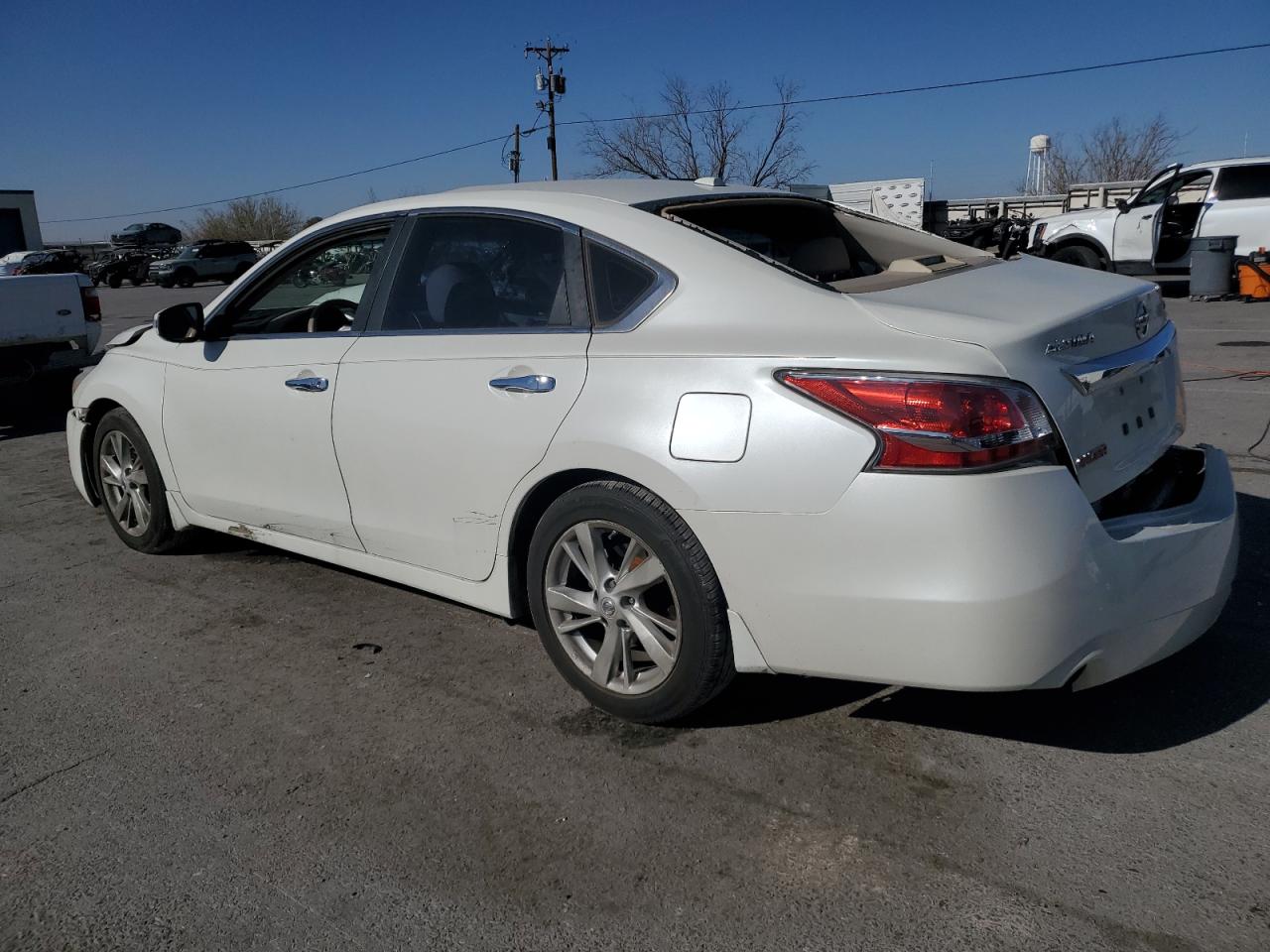 2015 Nissan Altima - Image 2