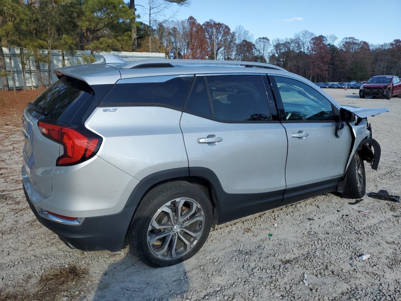 2018 GMC Terrain - Image 3