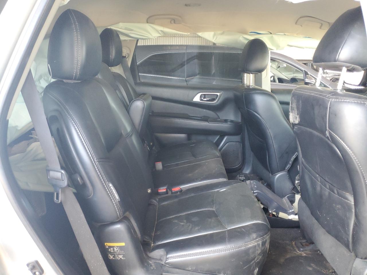 2020 Nissan Pathfinder - Image 11