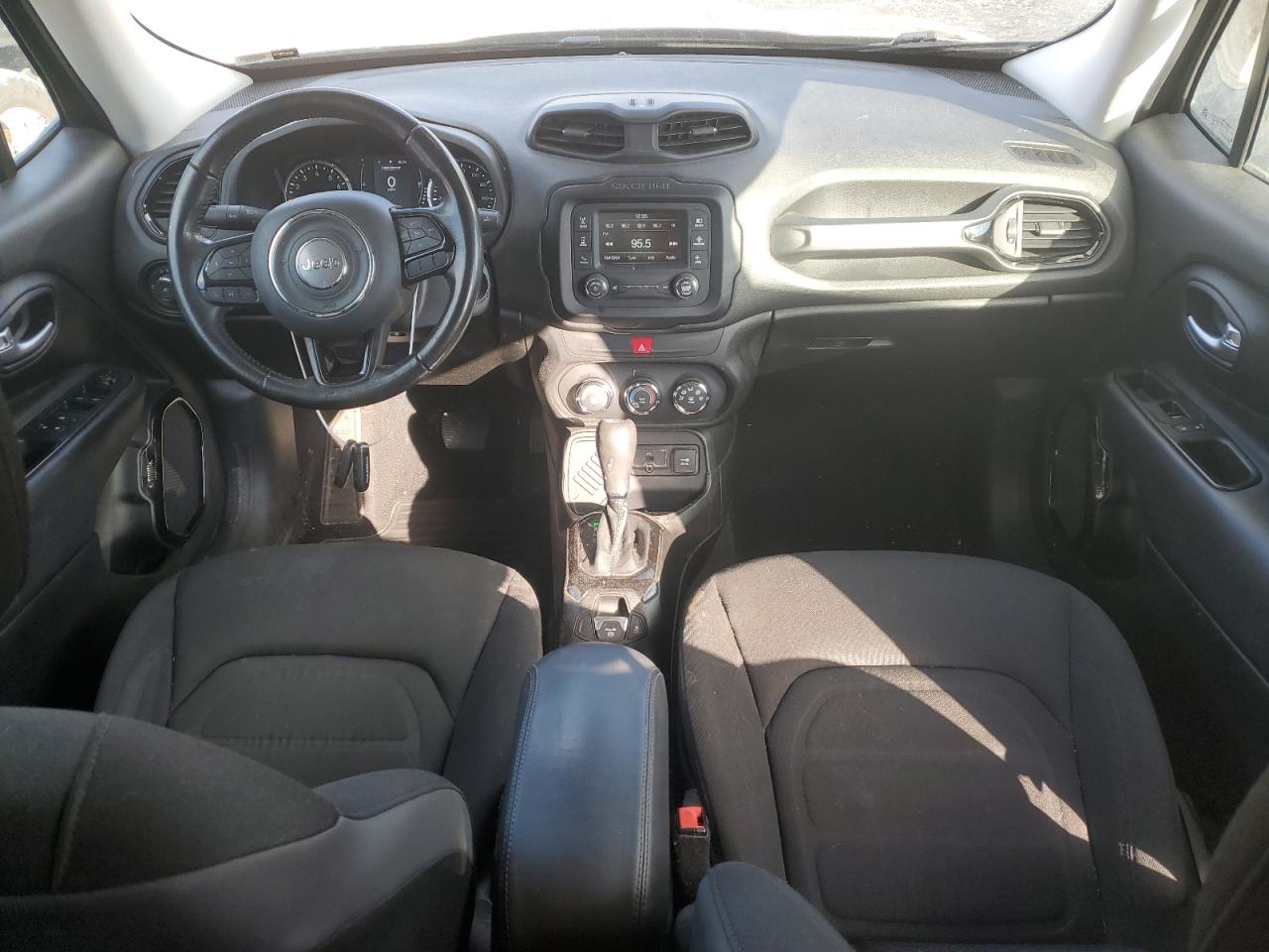 2017 Jeep Renegade - Image 8