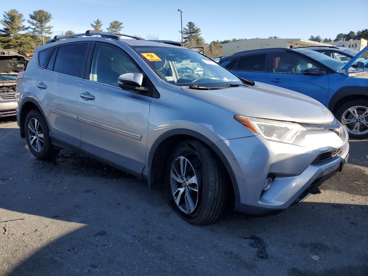 VIN 2T3RFREV9HW572352 2017 TOYOTA RAV4 no.4