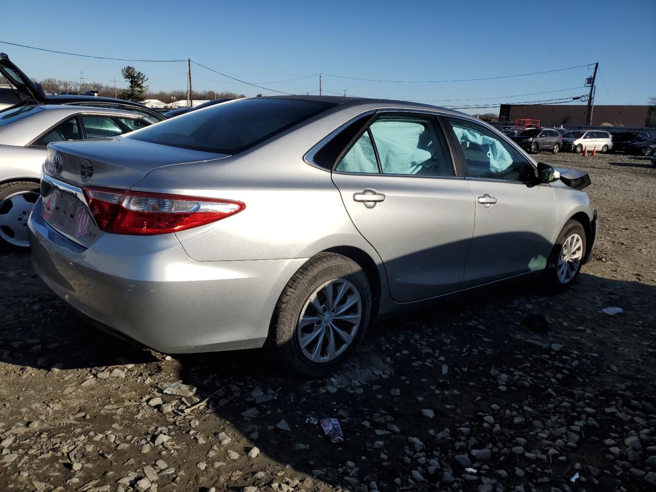 VIN 4T1BF1FKXGU568759 2016 TOYOTA CAMRY no.3