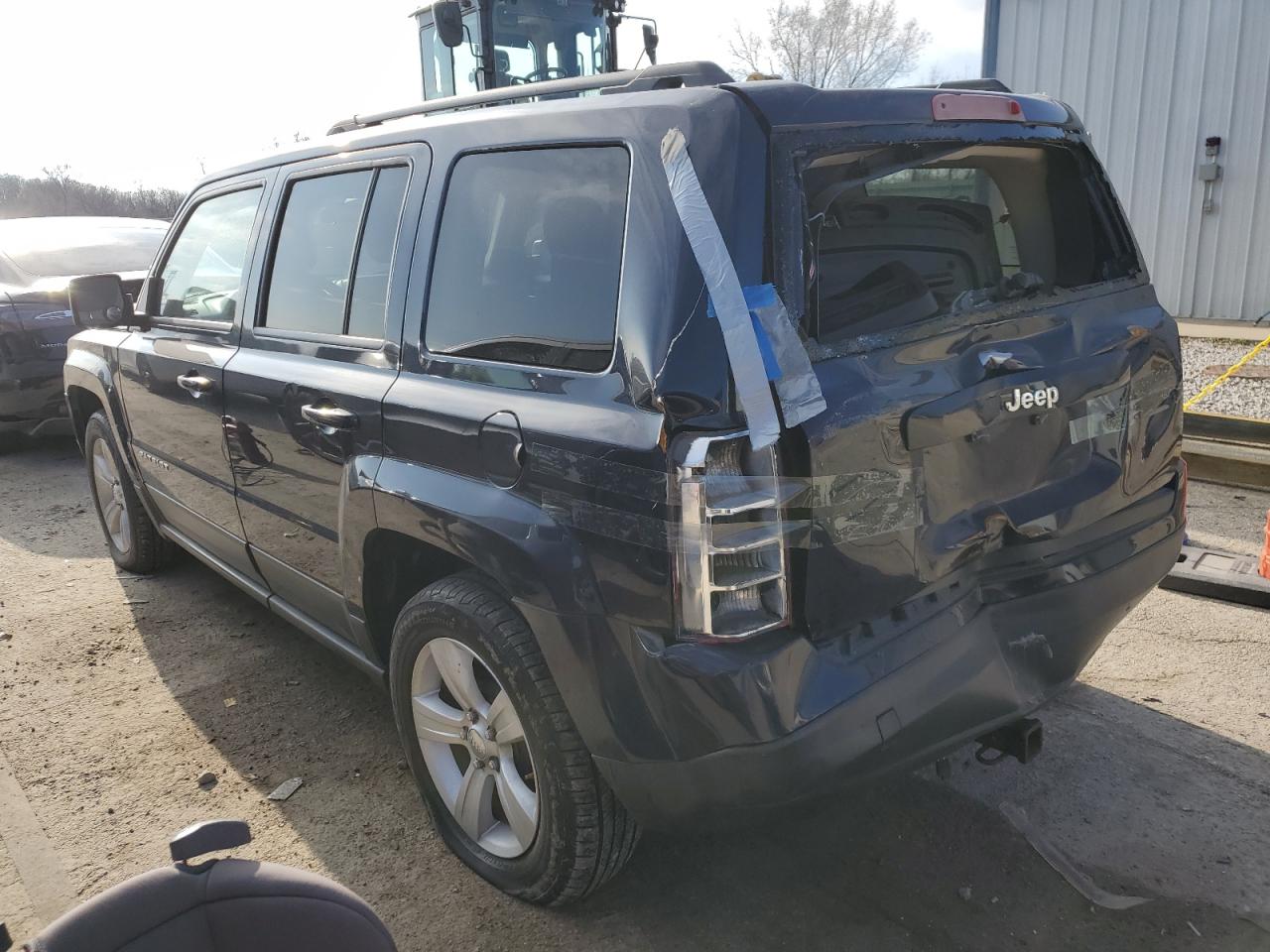 VIN 1C4NJPBB1ED502493 2014 JEEP PATRIOT no.2