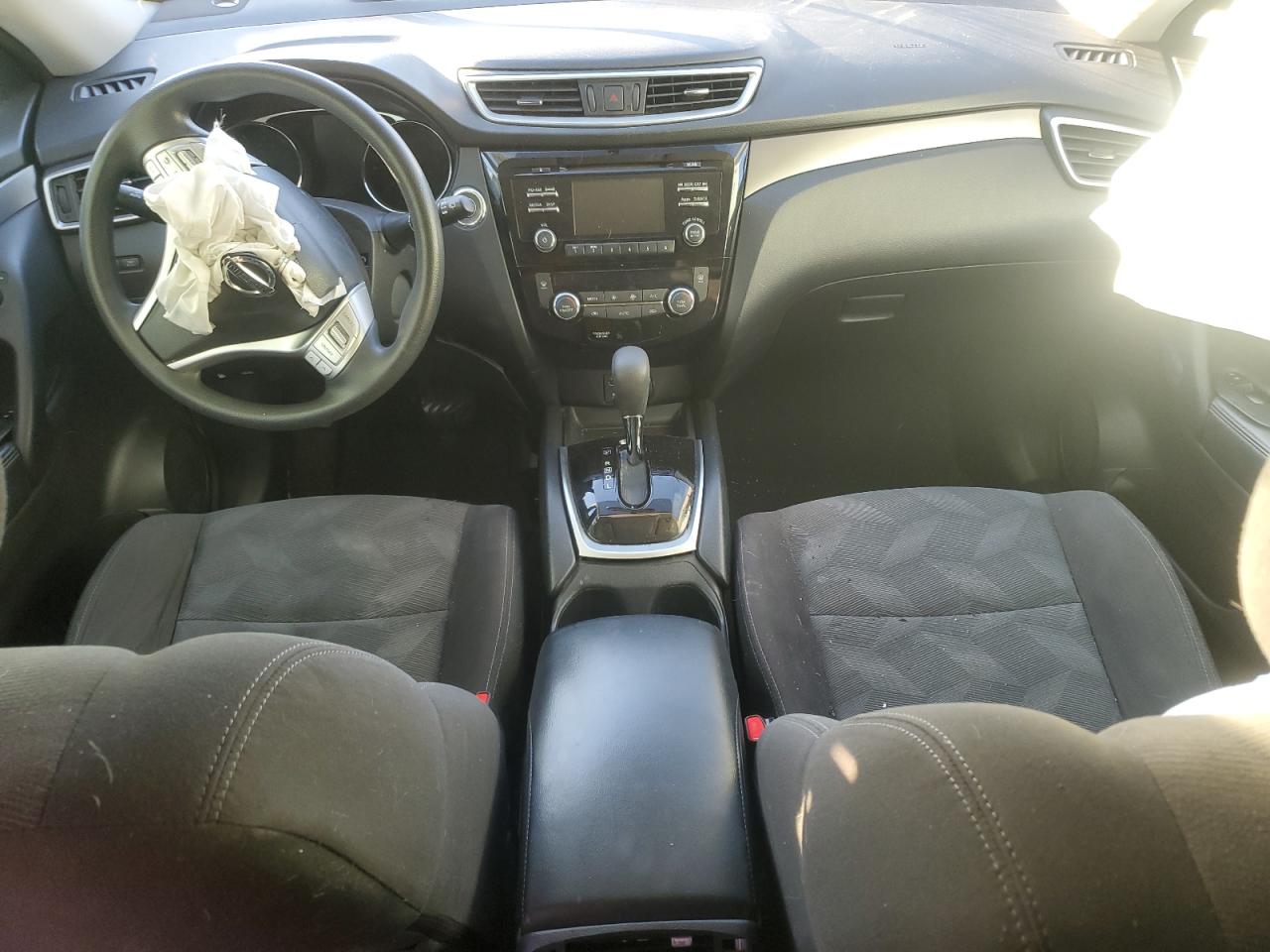2016 Nissan Rogue - Image 8
