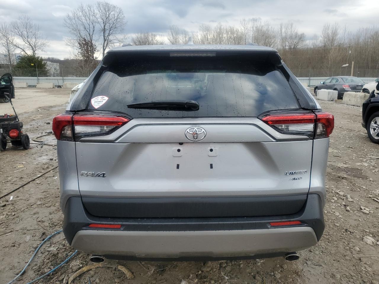 2024 Toyota RAV 4 - Image 6
