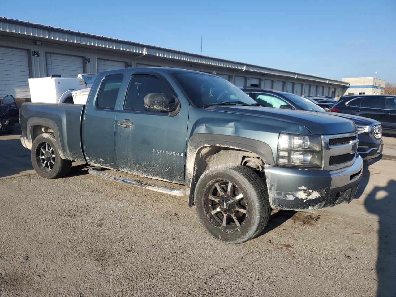 2009 Chevrolet Silverado - Image 4