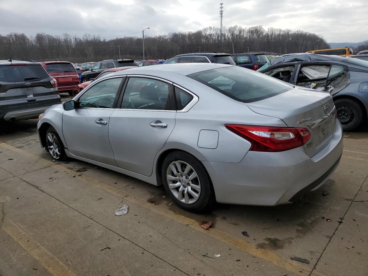 2017 Nissan Altima - Image 2